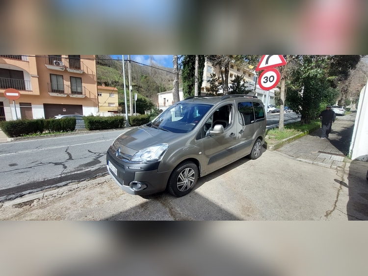 Citroen Berlingo 1.6 hdi 90cv foto 2
